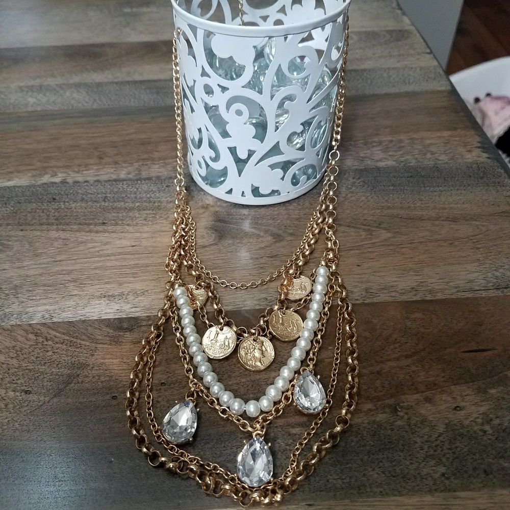 Statement necklace - choker